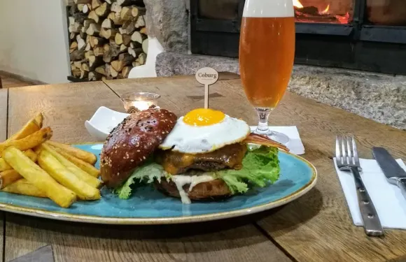 COBURG coffee & burger