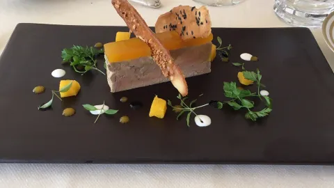 Les Ducs de Lorraine in エピナル