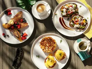 Luna Lux Restaurant & Lounge