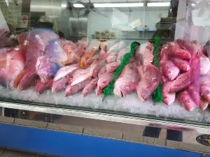 Heads Or Tails Seafood Fish Market & Restaurant