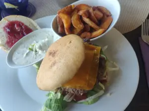 Monopol - Restaurant & Lounge