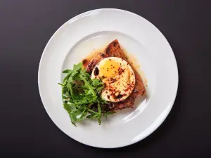 Cafe-Club Champion