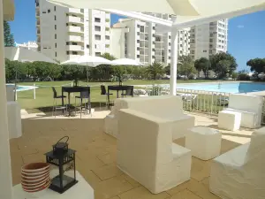 H2o PooL Lounge