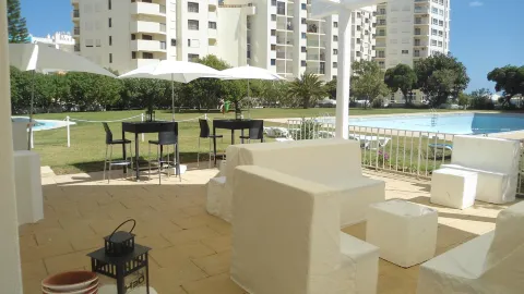 H2o PooL Lounge in Silves