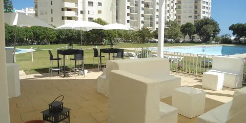 H2o PooL Lounge