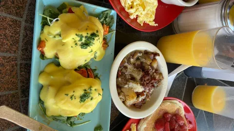 The Breakfast Spot Club - Lake George in Уоррен