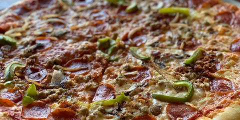 Islands Pizza Tavern