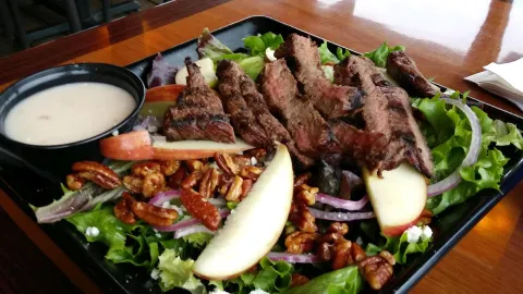 Boardwalk Restaurant & Marina in Warren County