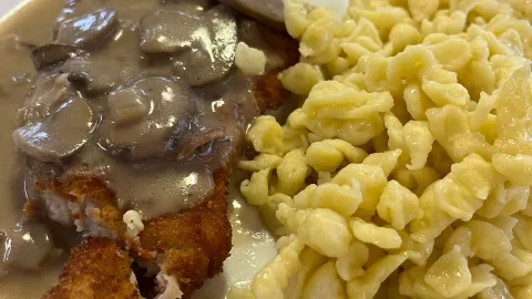 Reens' Bratzeit & Biergarten in Lumpkin County
