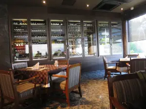 Steakhouse Kinsen Temple Lakeside Sandaya