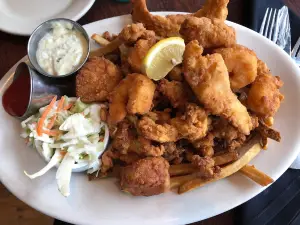 Christopher's Third Street Grille