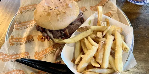 Willie Jewell's Old School Bar-B-Q