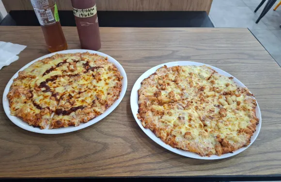 Debonairs  Pizza