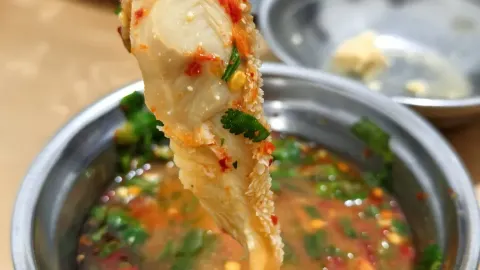 黑竹沟新场牛肉火锅 in Ebian