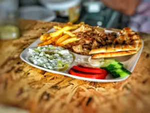 Kasandro Fast Food Traditional