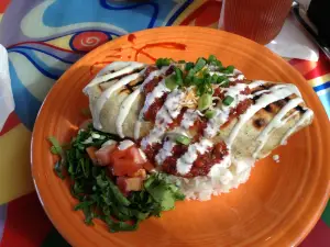 Mama Kwan's Tiki Bar & Grill