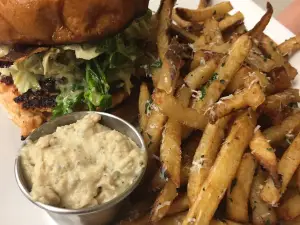 Main Street Pint & Plate