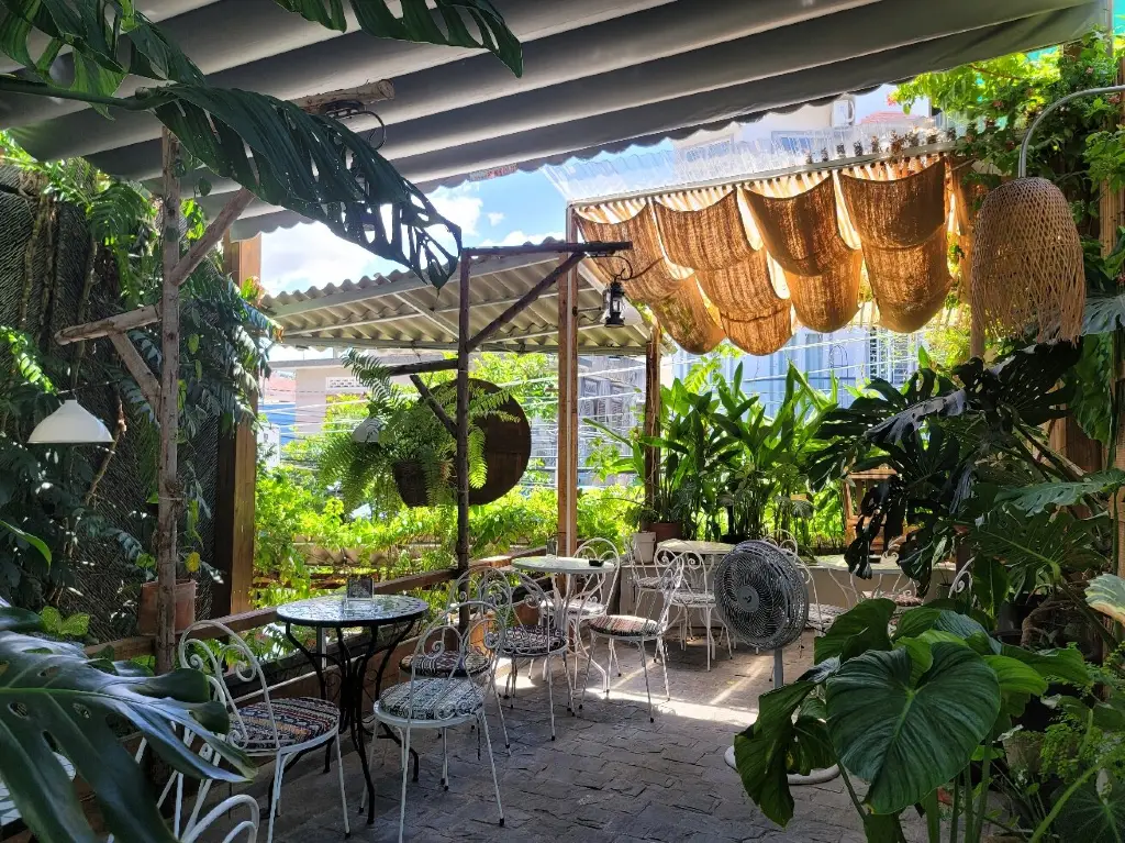 Artisan Cafe & Eatery