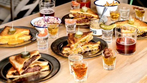MEAT Gourmet Sandwiches and Burgers in โซเฟีย