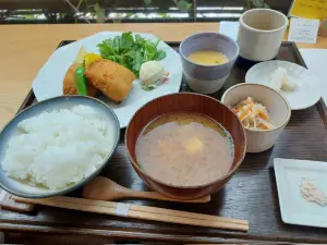 Akari Cafe