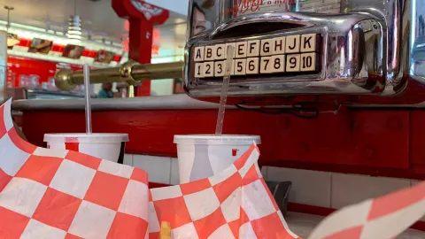 Cakes & Cream Fifties Diner in Branson