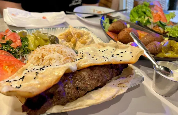 Al Narjise Lebanse Cusine