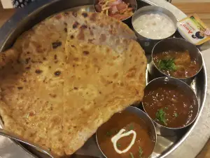 Shahji's Parantha House(Apte road)