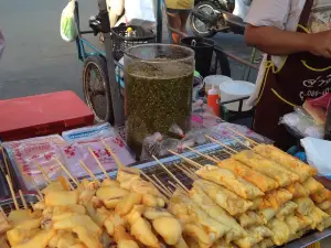 Chao Phrom Market