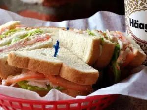 Lindsay's Boulder Deli