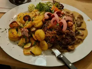 Roter Hirsch