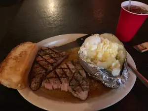 Lula's Tavern