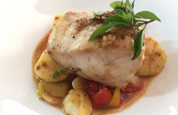 N THRÉE Restaurant