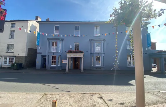 The Burton Hotel Restaurant & Bar