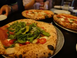 Mission Pizza Napoletana