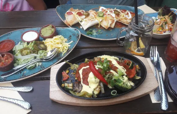 Chumbos Mexican Grill & Bar