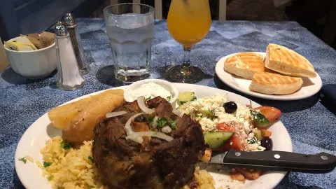 Dorian Greek House in カムループス