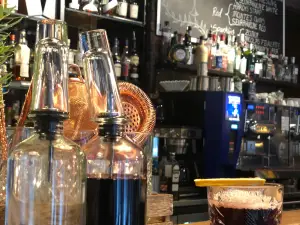 Bar & Bistro SeuraHuone