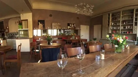 Cafe Alte Lowenapotheke in Wismar