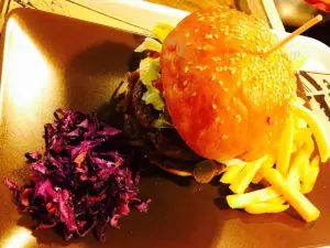Eleven Street Food