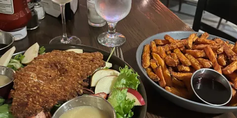 Charlie's Bar & Kitchen