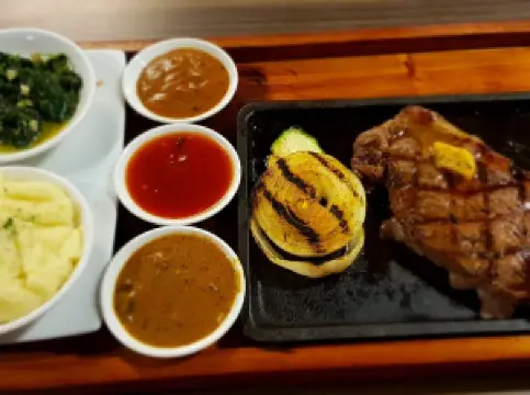 Street Grill & Friends