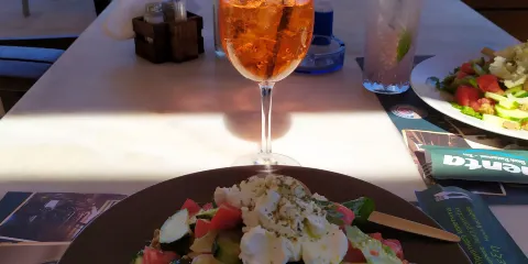 Menta Beach Bar - Restaurant