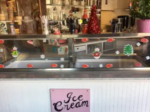 The Red Hut Cafe & Soda Fountain