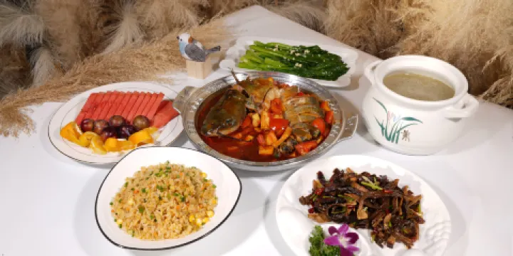 灕江望月•Quiet Holiday 湖畔酒店（桂林兩江四湖象鼻山景區店）·望月湖畔·榕湖祕境餐廳