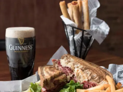 Flanagan's Irish Pub