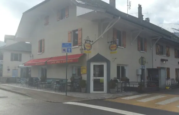 Café Des Quatre Chemins