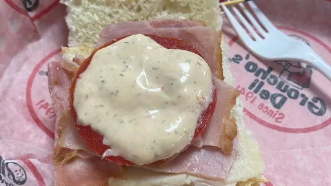 Groucho's Deli in 에이컨