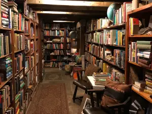Legends Books, Antiques & Old Fashioned Soda Fountain