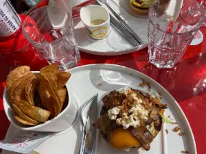 Le Cafe Du Port & L'Annexe Du Port
