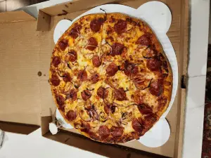 Two Girls Pizzeria